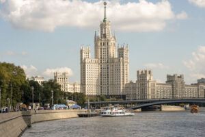 rechnaya-progulka-po-unikalnomu-marshrutu-ot-vorobyovykh-gor-do-parka-zaryade-04