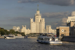 rechnaya-progulka-po-unikalnomu-marshrutu-ot-vorobyovykh-gor-do-parka-zaryade-06