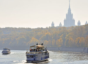 rechnaya-progulka-po-unikalnomu-marshrutu-ot-vorobyovykh-gor-do-parka-zaryade-12