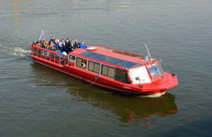 rechnaya-progulka-river-tour-ot-moskva-siti-do-parka-zaryade-02