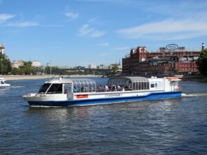 rechnaya-progulka-river-tour-ot-moskva-siti-do-parka-zaryade-03