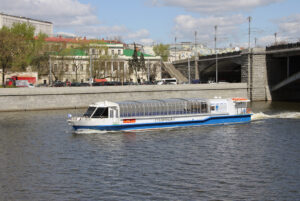 rechnaya-progulka-river-tour-ot-moskva-siti-do-parka-zaryade-04