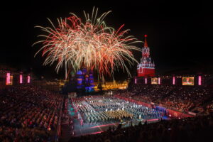 rechnaya-progulka-s-prosmotrom-prazdnichnogo-feyerverka-festivalya-spasskaya-bashnya-01