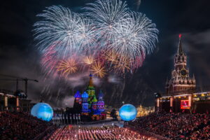 rechnaya-progulka-s-prosmotrom-prazdnichnogo-feyerverka-festivalya-spasskaya-bashnya-03