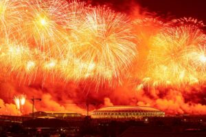 rechnaya-progulka-s-prosmotrom-salyuta-v-den-rossii-ot-moskva-siti-01