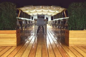 rechnaya-progulka-v-den-rossii-na-novom-teplokhode-moris-08