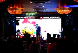 rechnaya-progulka-v-den-rossii-na-panoramnom-teplokhode-river-palas-i-prosmotrom-salyuta-17