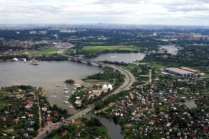 rechnaya-progulka-vykhodnogo-dnya-po-klyazminskomu-vodokhranilischu-03
