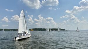 rechnaya-progulka-vykhodnogo-dnya-po-klyazminskomu-vodokhranilischu-04