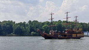 rechnaya-progulka-vykhodnogo-dnya-po-klyazminskomu-vodokhranilischu-08