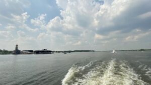 rechnaya-progulka-vykhodnogo-dnya-po-klyazminskomu-vodokhranilischu-10