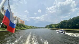 rechnaya-progulka-vykhodnogo-dnya-po-klyazminskomu-vodokhranilischu-14