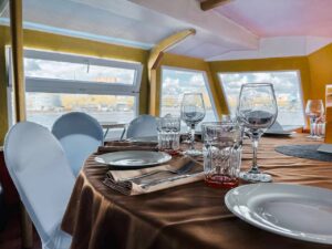 rechnoy-kruiz-na-teplokhode-aviashou-maks-08