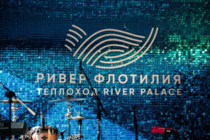sborniy-novogodniy-korporativ-na-teplokhode-river-palas-06
