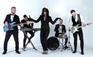 sborniy-novogodniy-korporativ-na-teplokhode-river-palas-12