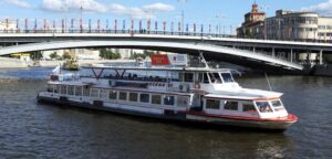 semeyniy-utrenniy-kruiz-zavtrak-picca-tur-skidka-02