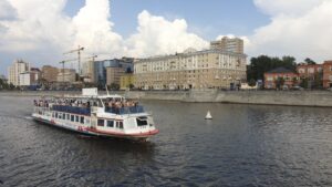 semeyniy-utrenniy-kruiz-zavtrak-picca-tur-skidka-04