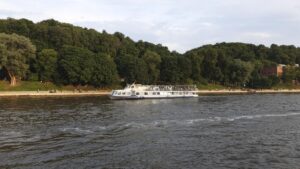 semeyniy-utrenniy-kruiz-zavtrak-picca-tur-05