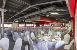 sovmestniy-novogodniy-korporativ-na-teplokhode-loft-boat-03