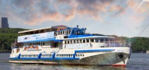 vecherniy-kruiz-po-tsentru-moskvy-na-teplokhode-restorane-02