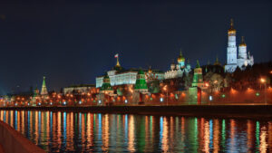 vecherniy-kruiz-po-tsentru-moskvy-na-teplokhode-restorane-06