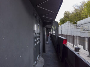 vypusknoy-2020-na-komfortabelnom-teplokhode-loft-boat-pod-klyuch-07