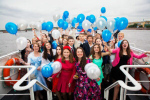 vypusknoy-2020-na-teplokhode-v-moskve-tarif-nachalniy-03