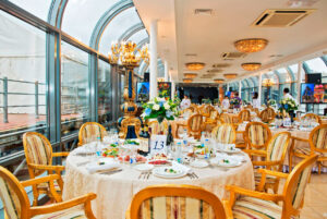 vypusknoy-na-panoramnoy-vip-yakhte-river-palas-06