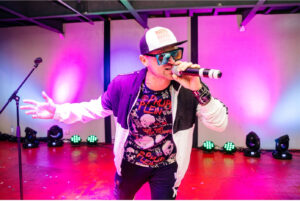 vypusknoy-na-panoramnoy-vip-yakhte-river-palas-09