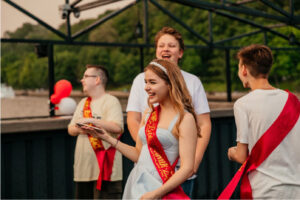 vypusknoy-na-panoramnoy-vip-yakhte-river-palas-13