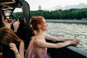 vypusknoy-na-panoramnoy-vip-yakhte-river-palas-18