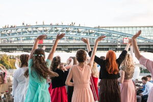 vypusknoy-na-teplokhode-port-artur-ot-severnogo-rechnogo-vokzala-01