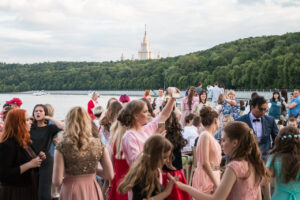 vypusknoy-na-teplokhode-rio-4-02