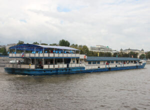 vypusknoy-na-teplokhode-rio-4-15