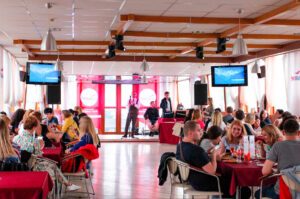 vypusknoy-po-super-tsene-na-teplokhode-santa-mariya-03