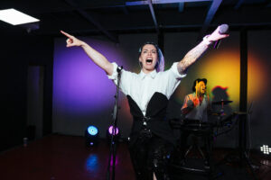 vypusknoy-vecher-na-samom-bolshom-i-stilnom-teplokhode-parikhod-loft-boat-rio-1-06