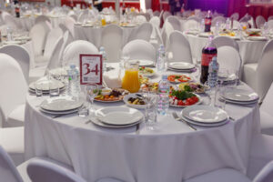 vypusknoy-vecher-na-samom-bolshom-i-stilnom-teplokhode-parikhod-loft-boat-rio-1-17