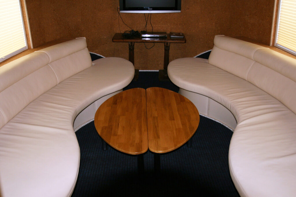saloon3